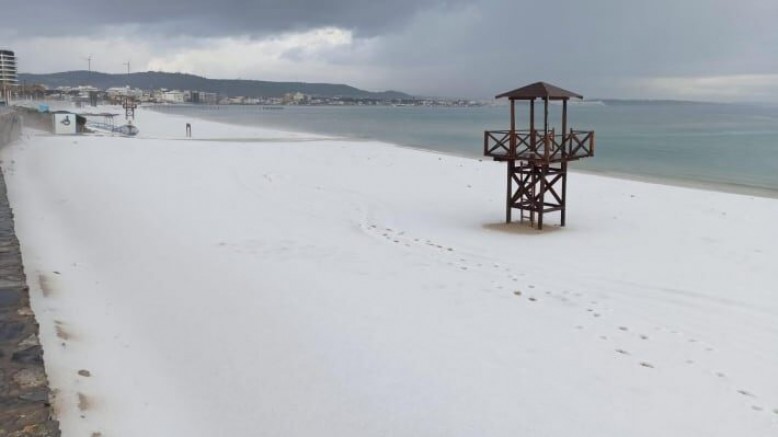 Çeşme’de nisan ayında dolu