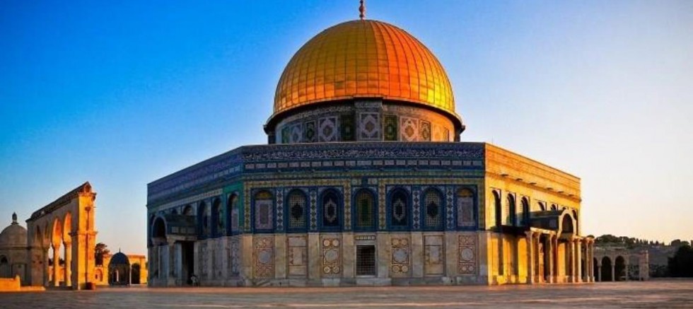 Müslümanların kutsal mabedidir.