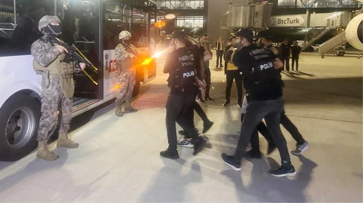 Interpol’un kırmızı bültenle aradığı 2 kişi Türkiye’de yakalandı