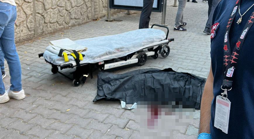 Eski kayınbiraderleri tarafından durakta öldürüldü