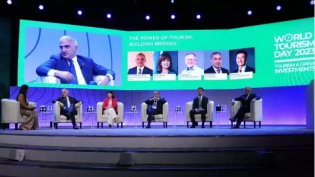 Bakan Ersoy, Suudi Arabistan’da Turizmin Gücü: Köprüler Kurmak paneline katıldı