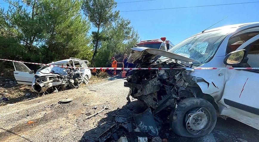 Manisa’da katliam gibi kaza! 2 kişi öldü 3 kişi yaralandı