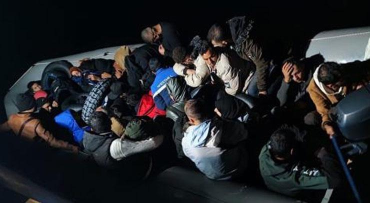 Türk kara sularına geri itilen göçmenler kurtarıldı