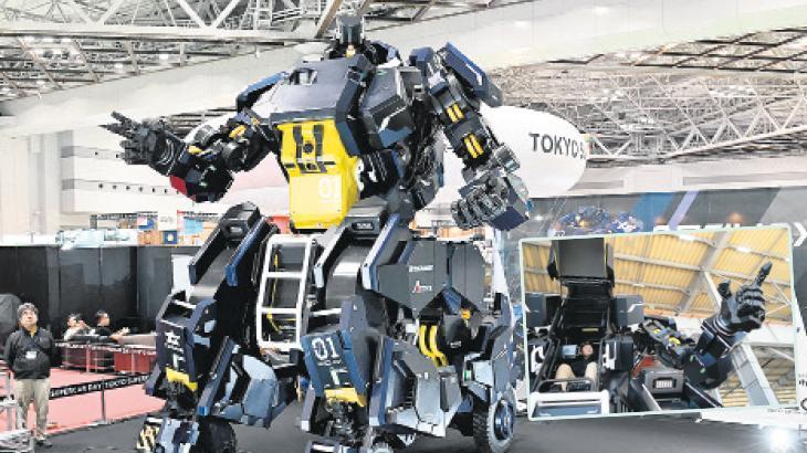 Şantiyede çalışan ‘transformer robot’