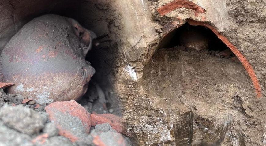 Villa inşaatı kazısında bulunan mezar için çalışmalar başladı