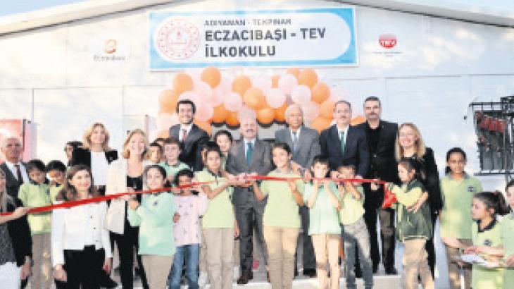 Afetzede çocuklar için ilkokul açtı