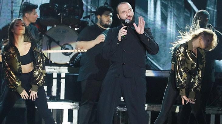 Berkay açıkhava kapanışını Kuruçeşme sahnesinde yaptı