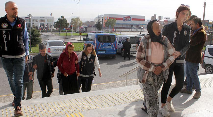 Torbacı babaanne ve torunu tutuklandı!