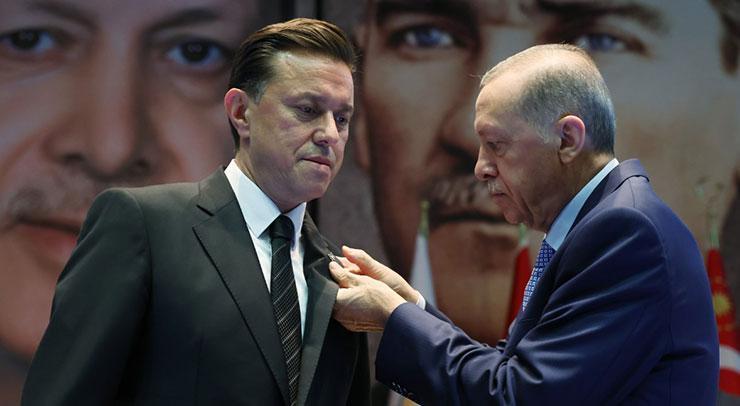 Nebi Hatipoğlu, AK Parti’ye katıldı