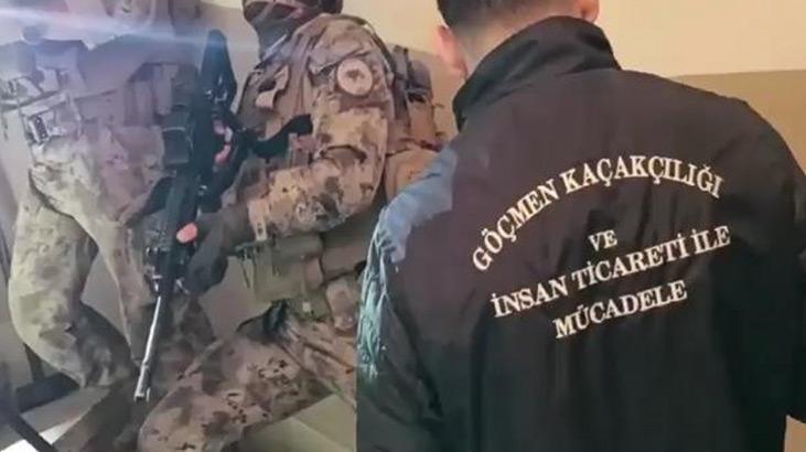 Göçmen kaçakçılarına operasyon! 4’ü polis 15 gözaltı