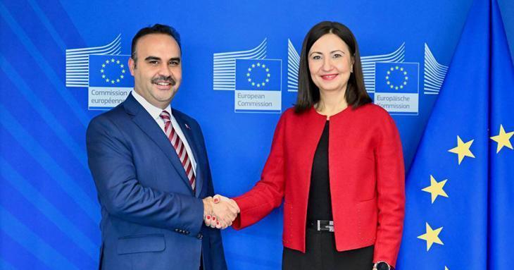 Bakan Kacır Brüksel’de!