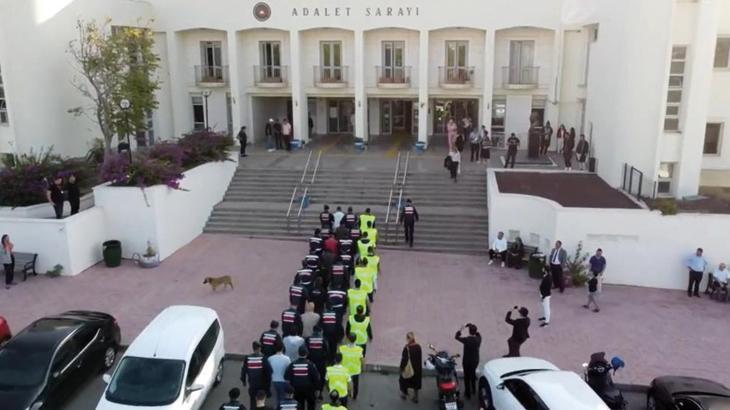 İstanbul ve İzmir’de düzenlenen ‘Kafes Operasyonları’nda yakalanan 14 kişi tutuklandı