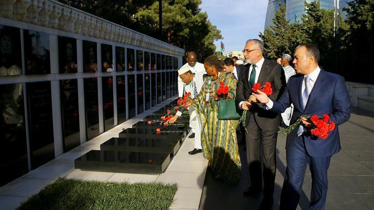 Bakan Işıkhan Bakü’de!