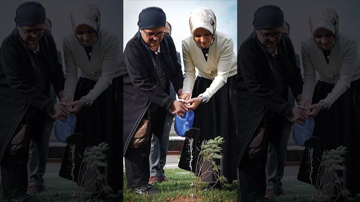 Bakan Mahinur Özdemir Göktaş,Şenay Aybüke Yalçın’ın ailesiyle bir araya geldi