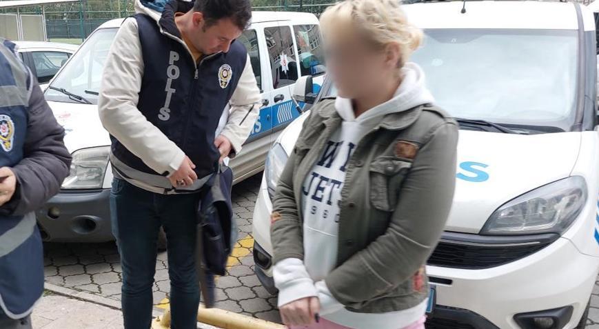 Genç kız eski erkek arkadaşının kabusu oldu! Önce darp sonra gasp