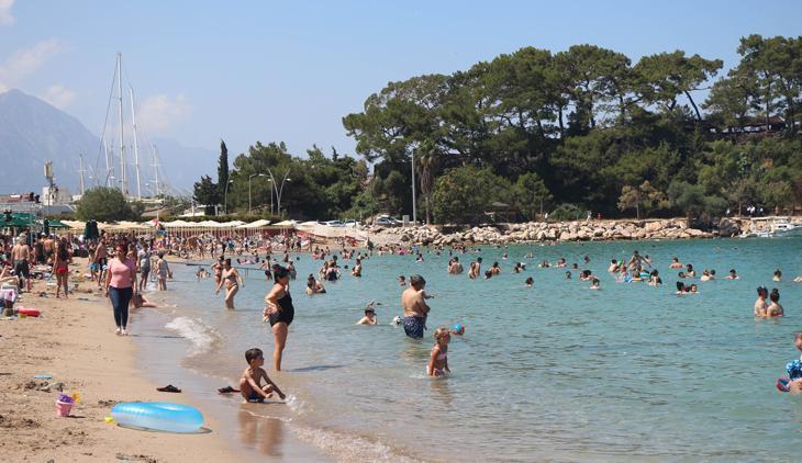 Kemer, 4,2 milyon turist ağırladı