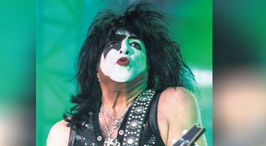 Kiss’ten veda busesi