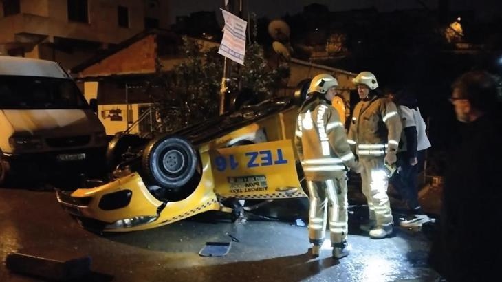 Maltepe’de ticari taksi elektrik panosuna çarptı: 1 yaralı