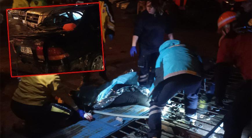 Kaza yapan araçtan kurtuldu, bu kez de demir kapıya ayağı sıkıştı