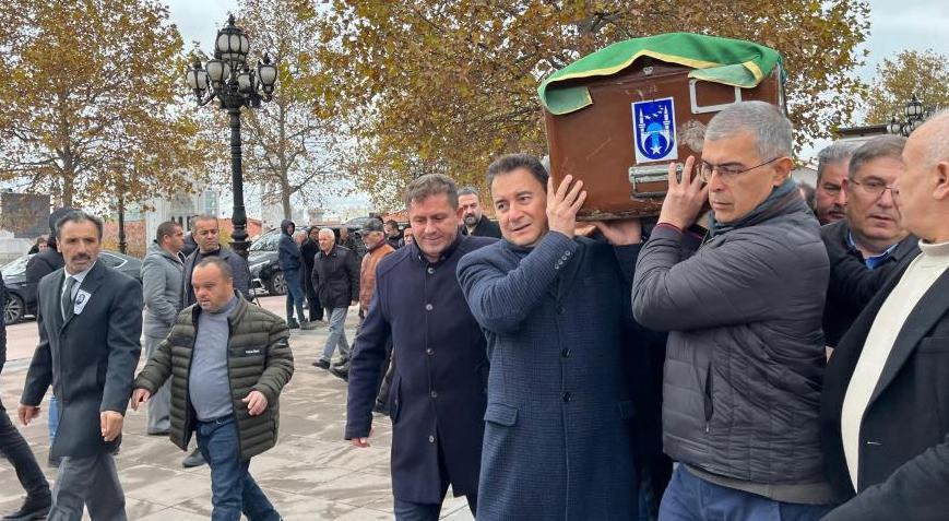 Ali Babacan’ın annesi son yolculuğuna uğurlandı