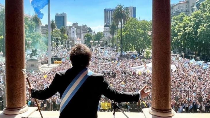 Arjantin’in çok konuşulan ismi! Javier Milei göreve başladı