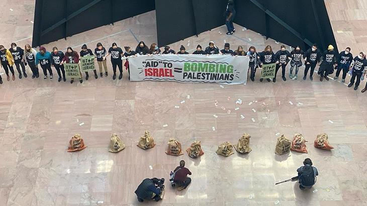 ABD’de Gazze’de ateşkes için oturma eylemi: 40 gözaltı