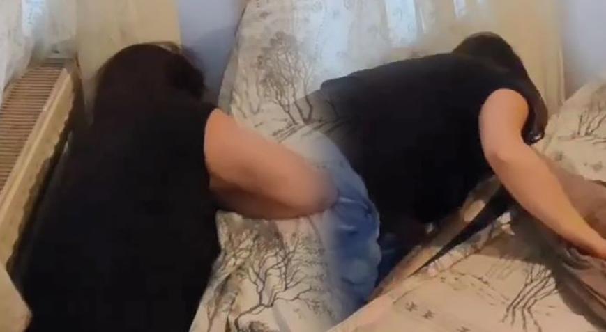 Fuhuş operasyonunda akılalmaz anlar! Yatağın altına yakalandı