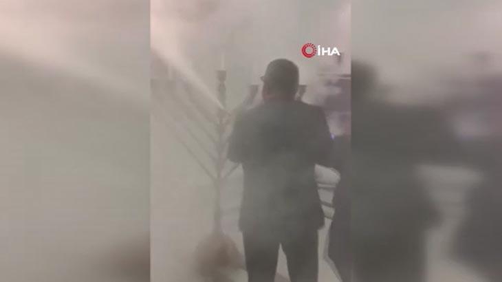 Polonyalı aşırı sağcı vekil, Hanuka Bayramı için yakılan mumları yangın tüpüyle söndürdü