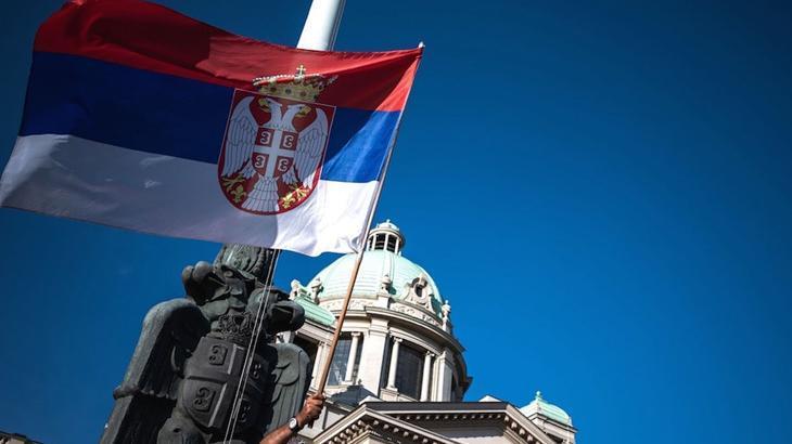 Sırbistan’da iktidar partisi zaferini ilan etti