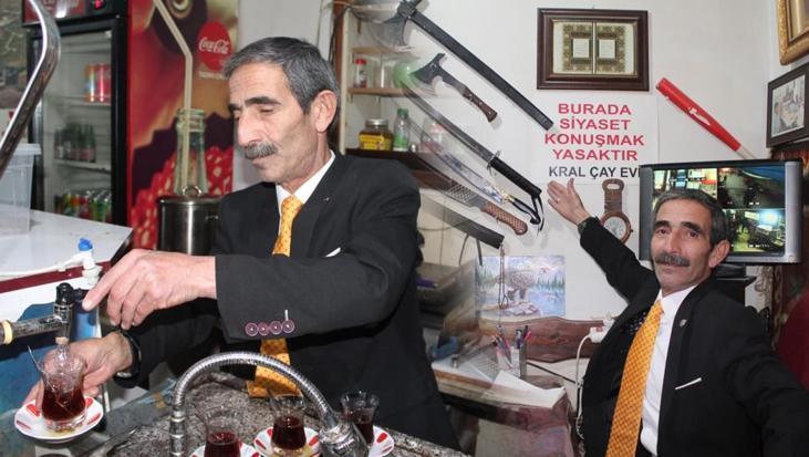 Lakabı: Kral! Takım elbiseli çaycı koyduğu yasakla ünlendi