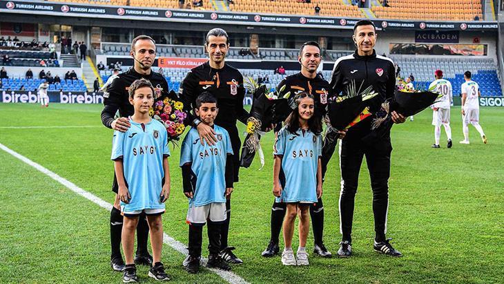 Süper Lig’de hakemlerden kurdeleli tepki!