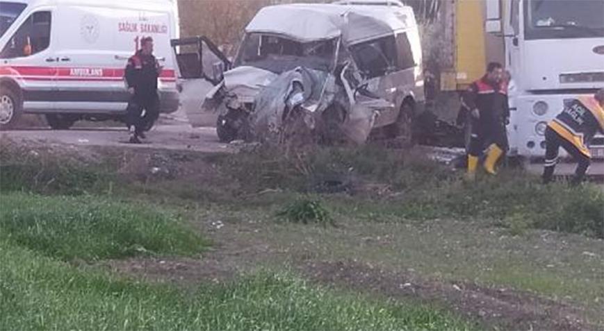 Osmaniye’de feci kaza! Minibüs ile TIR çarpıştı: 2 ölü, 2 yaralı