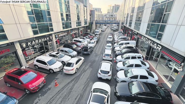 Galeriler dolu ama alıcı yok