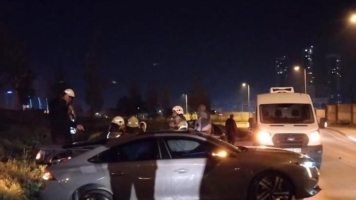 Ters yönde ilerleyen araç karşı yönden gelen otomobille çarpıştı