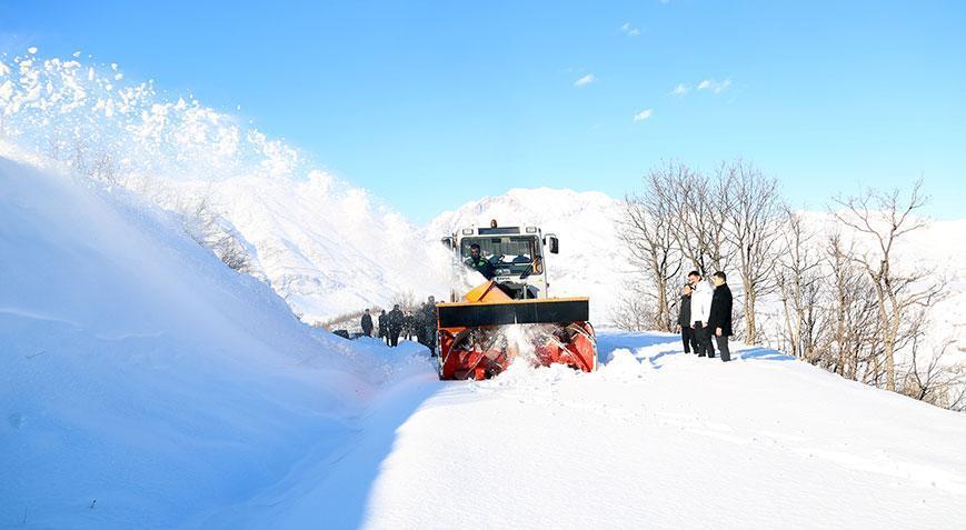 Tunceli’de kar yarım metreyi geçti! 3 günde 303 köy yolu ulaşıma açıldı
