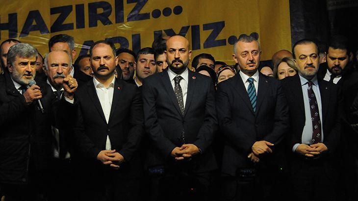 Kocaeli’nde yeniden aday olan Tahir Büyükakın coşkuyla karşılandı