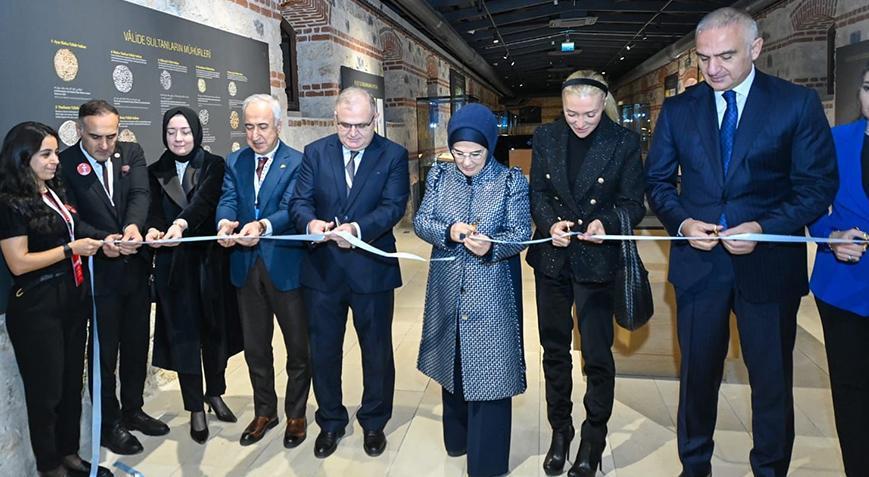 Emine Erdoğan ‘Valide Sultanlar Yazma Eserler Sergisi’ açılışına katıldı