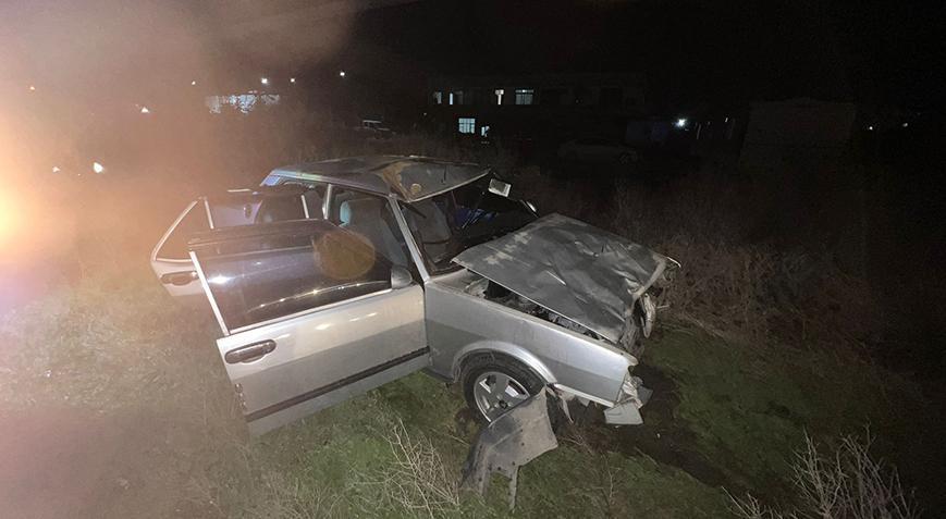 Mersin’de acı olay! Yolun karşısına geçmek isteyen 2 gence araba çarptı