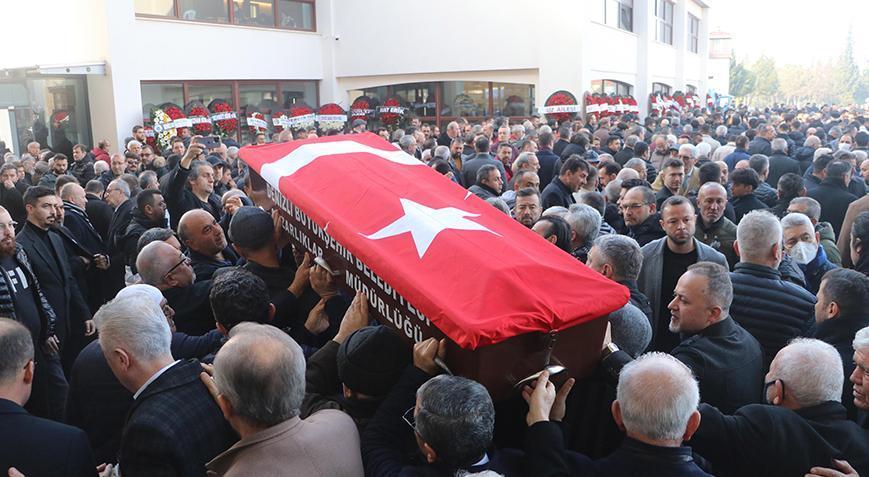 Samos Adası’nda cesedi bulunan iş insanı Yasin Cinkaya toprağa verildi