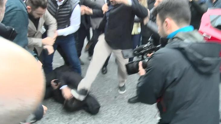 Büyükçekmece Belediyesi’nde rüşvet operasyonu! Toplanan kalabalık gazetecilere saldırdı