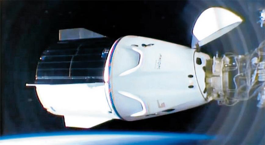 Sadece kapsül değil yürekler de kenetlendi