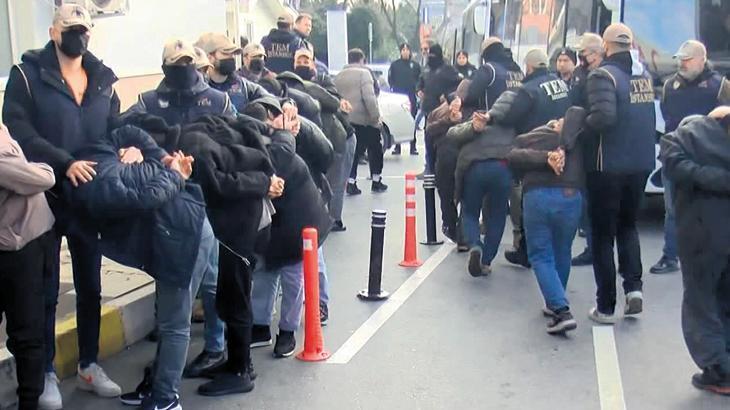 Eğitim için çiftlik aramışlar: 25 terörist tutuklandı