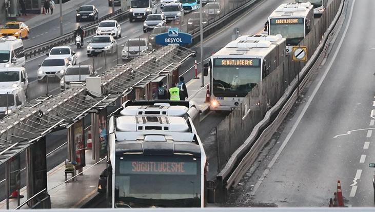 Metrobüs durağında 45 günlük çalışma