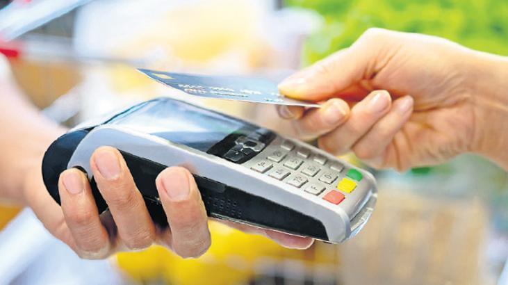 Kart harcaması enflasyonu aştı