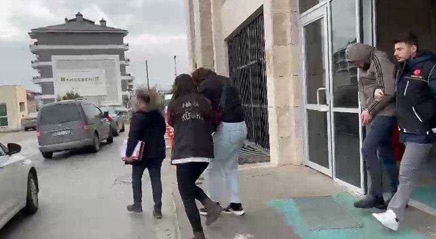 Kadın yolcunun üzerinden uyuşturucu çıktı