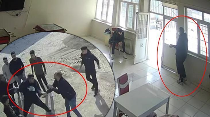 Öğretmene okulda bıçaklı saldırı! Görüntüler ortaya çıktı