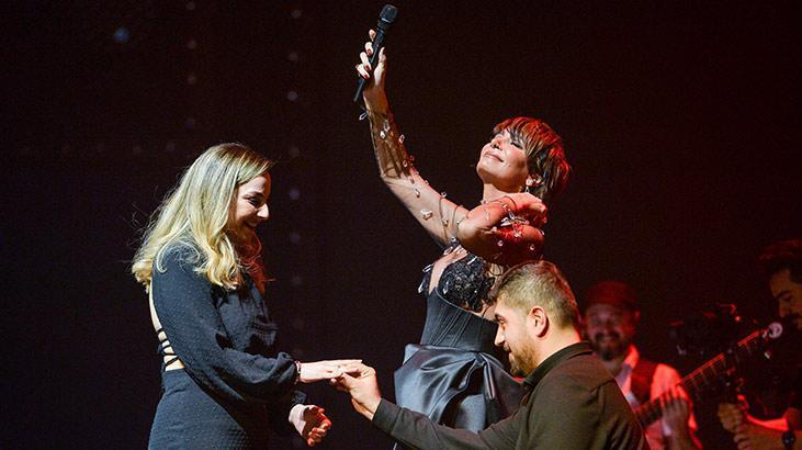 Sıla’nın 14 Şubat sahnesinde evlilik teklifi!