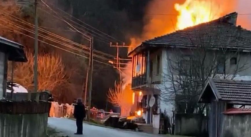 Köyde büyük panik! Önce patlama sesi sonra alev ve dumanlar sardı