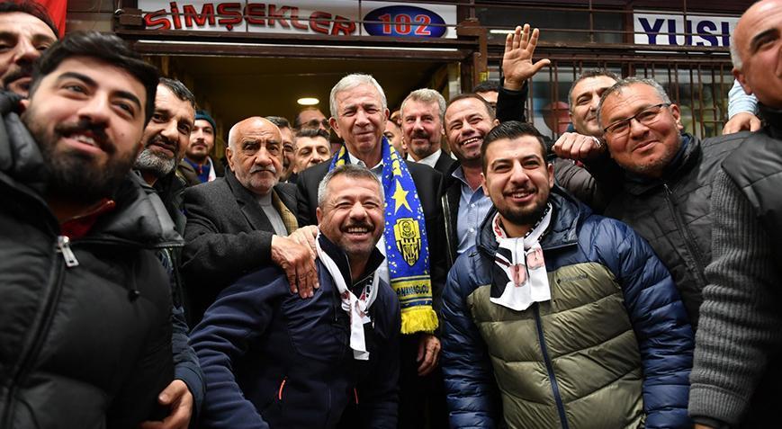 Ankara Büyükşehir Belediye Başkanı Yavaş, hal esnafı ile bir araya geldi