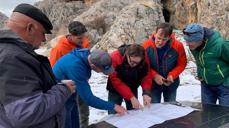 Acı haber! Alman dağcılarla kayak yapan Türk rehber kar kütlesi altında kaldı